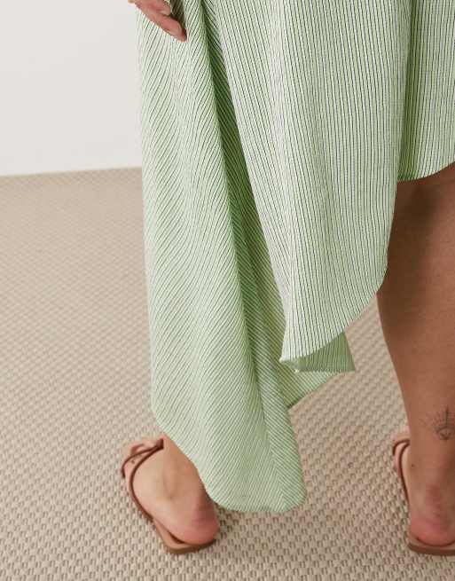 ASOS DESIGN Curve – Zielona obszerna sukienka mini z asymetrycznym dołem w paski, 3 z 4