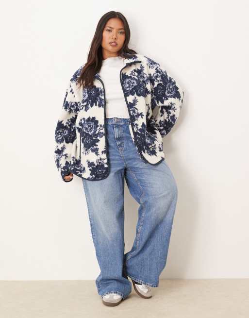 ASOS DESIGN Curve zip through borg fleece in navy and cream floral design, 2 of 4