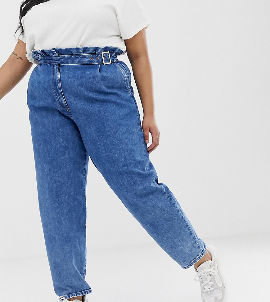 ASOS DESIGN Curve boyfriend jeans med paperbag-talje og spændedetalje i vintage mellemblå