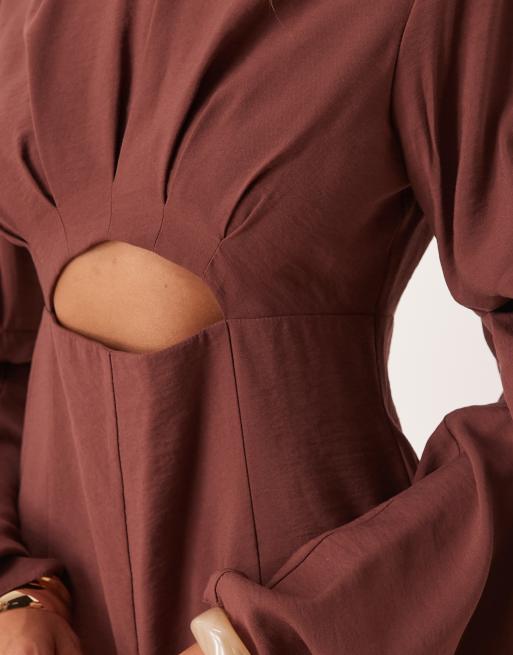 ASOS DESIGN curved sleeve playsuit with pleating detail in chocolate, 4 of 4