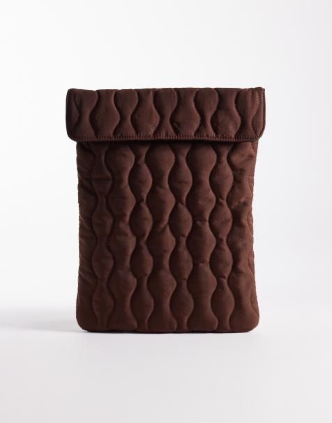 ASOS DESIGN - Custodia trapuntata per laptop color cioccolato - view 1