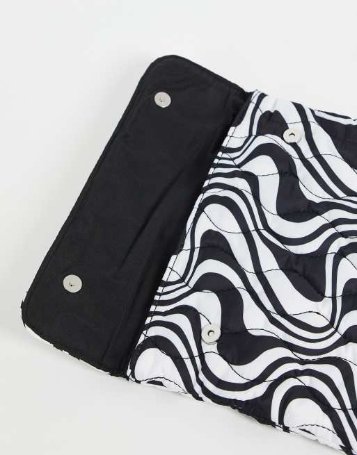 ASOS DESIGN - Custodia trapuntata per portatile con stampa monocromatica astratta , 2 di 4