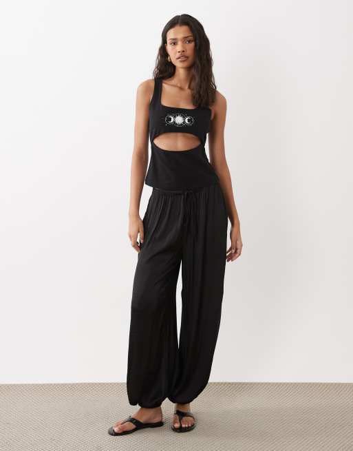 ASOS DESIGN cut out detail scoop tank top in black, 2 of 4