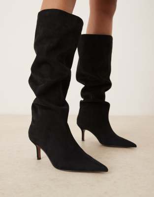 ASOS DESIGN - Cydney - Lässige, kniehohe Stiefel zum Reinschlüpfen aus Wildlederimitat in Schwarz