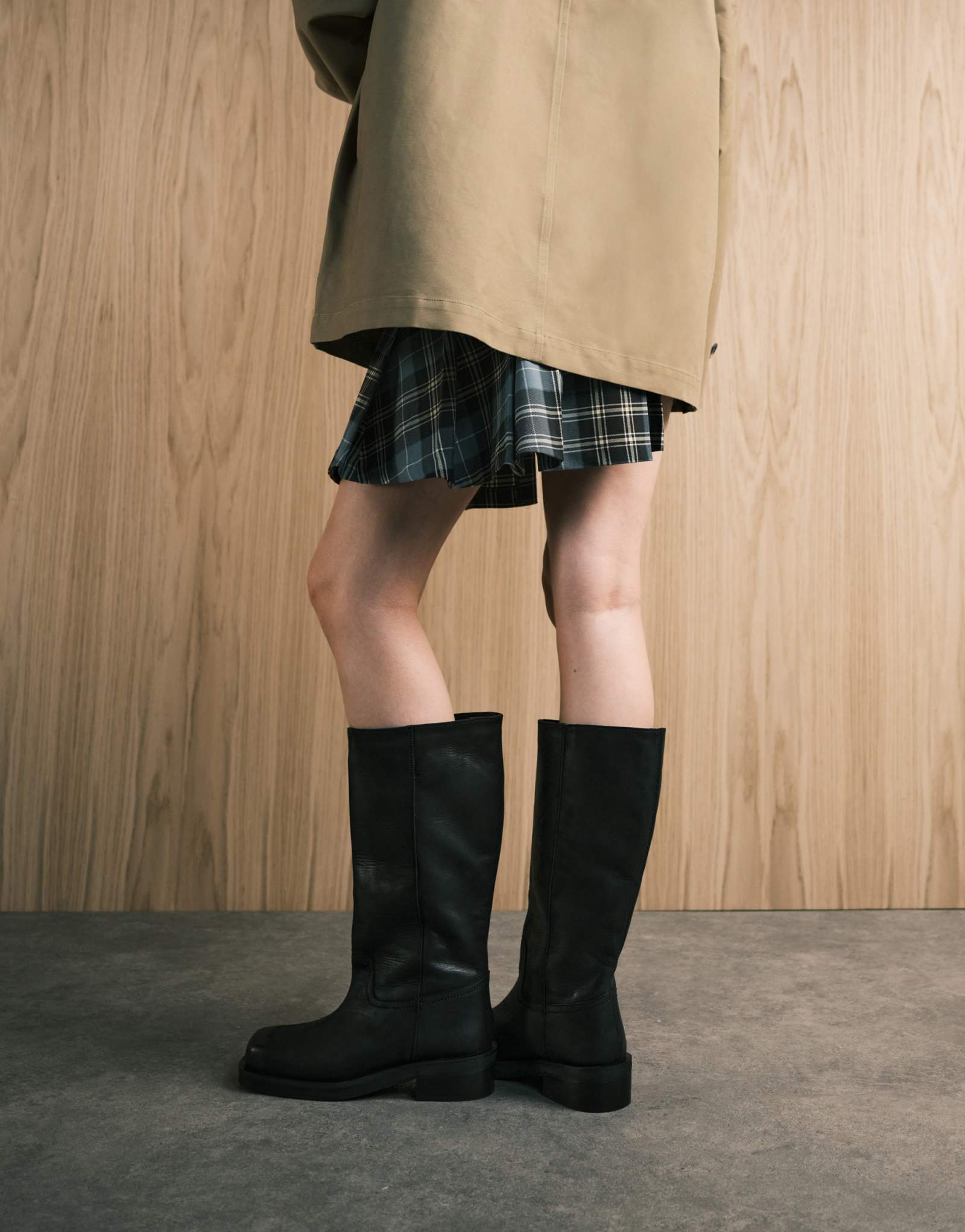 ДИЗАЙНЕРСКИЕ ботинки Cynthia leather trucker от ASOS из черного нубука