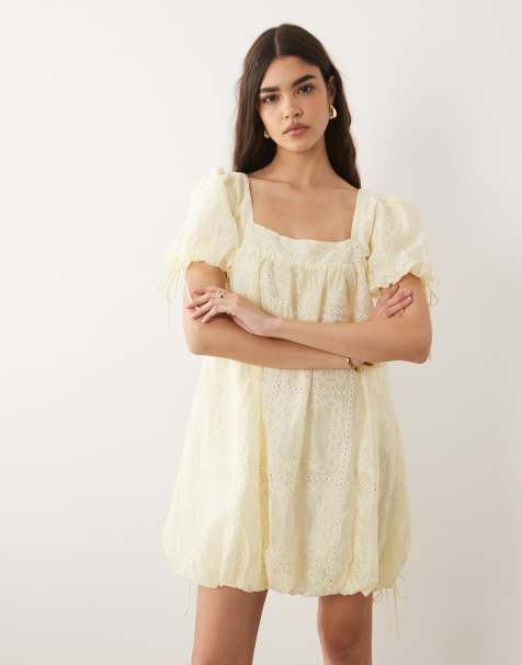 ASOS DESIGN – Cytrynowa sukienka mini o bufiastym kroju z dekoltem karo i haftowanym wzorem - view 1