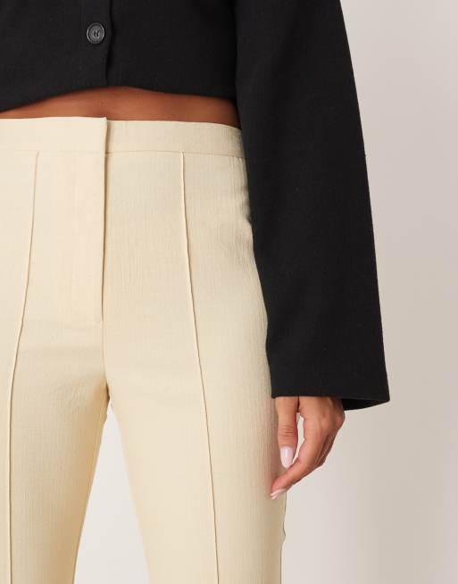 ASOS DESIGN – Cytrynowe eleganckie spodnie z rozszerzanymi nogawkami, 4 z 4