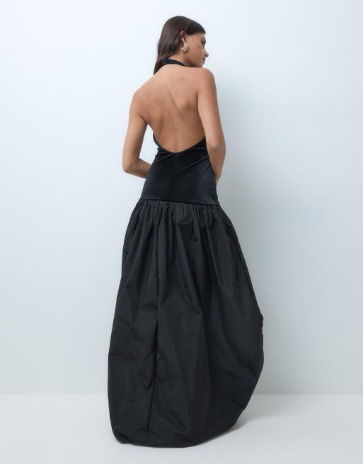 ASOS DESIGN czarna aksamitna sukienka maxi z golfem i asymetrycznym, bufiastym dołem, 4 z 5