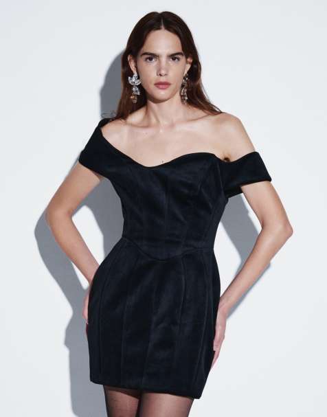 ASOS DESIGN – Czarna aksamitna sukienka mini z profilowanym dekoltem bardot i dołem o kroju tulipana - view 1