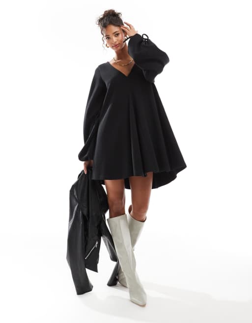 ASOS DESIGN – Czarna bardzo miękka sukienka mini z rozkloszowanym dołem, dekoltem w szpic i wiązanymi rękawami