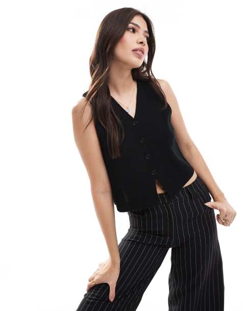 ASOS DESIGN – Czarna dzianinowa kamizelka z dekoltem w szpic - view 1
