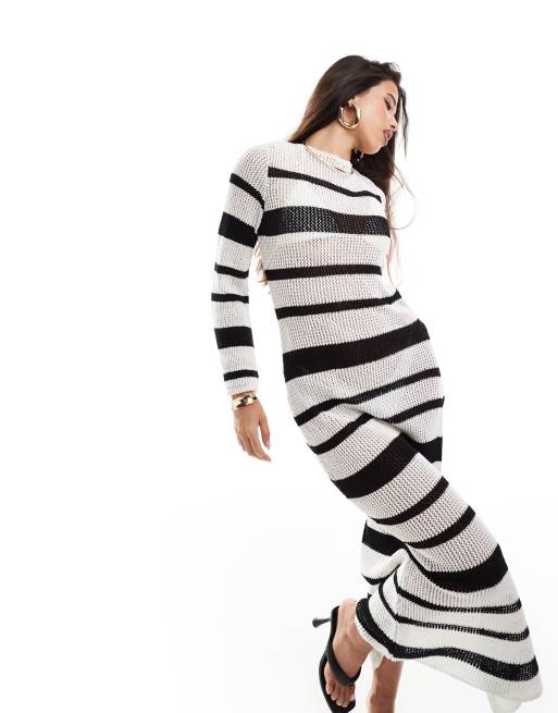 ASOS DESIGN – Czarna dzianinowa sukienka maxi z odkrytymi plecami i rozkloszowanymi rękawami w paski