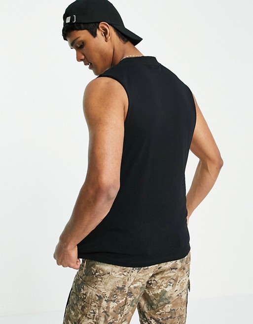 ASOS DESIGN  – Czarna koszulka bez rękawÓw o luźnym kroju i obniżonej linii pach z organicznej bawełny FSVE