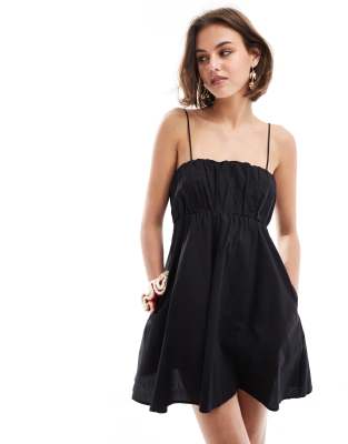 ASOS DESIGN – Czarna marszczona na biuście sukienka letnia mini z regulowanymi ramiączkami