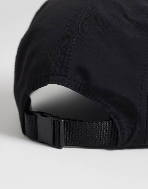 ASOS DESIGN – Czarna nylonowa czapka z daszkiem, 2 z 3