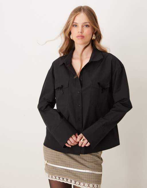 ASOS DESIGN – Czarna popelinowa koszula o pudełkowym kroju z kokardkami na kieszeniach