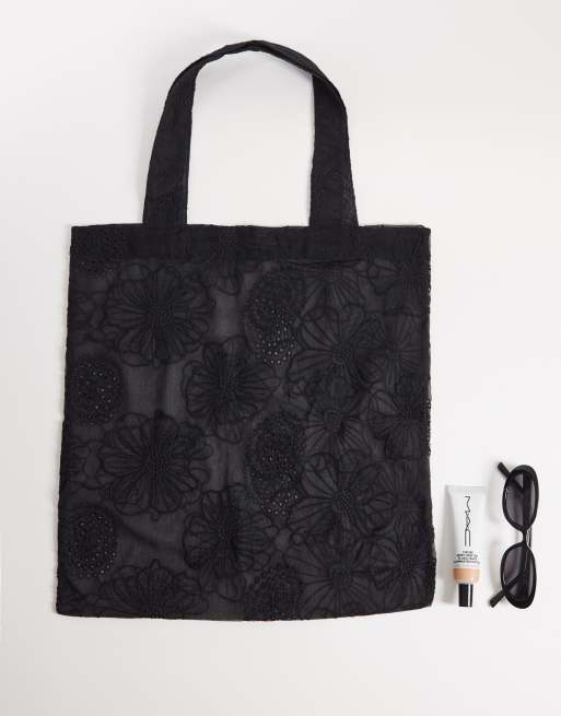 ASOS DESIGN – Czarna prześwitująca torba typu tote w haftowany kwiatowy wzór, 2 z 4