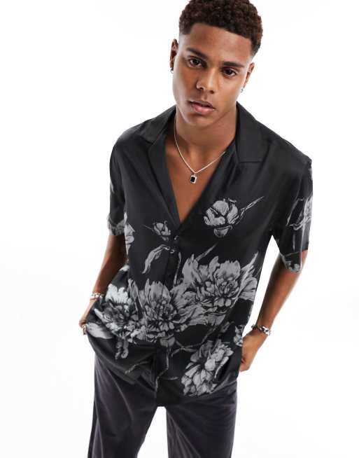 ASOS DESIGN – Czarna satynowa koszula o luźnym kroju z kołnierzykiem kubańskim w kwiatowy wzór