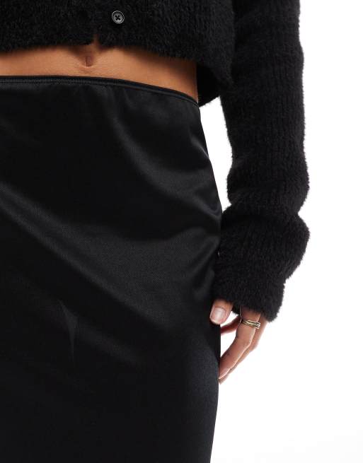 ASOS DESIGN – Czarna satynowa spódnica maxi z koronkową wstawką, 3 z 5