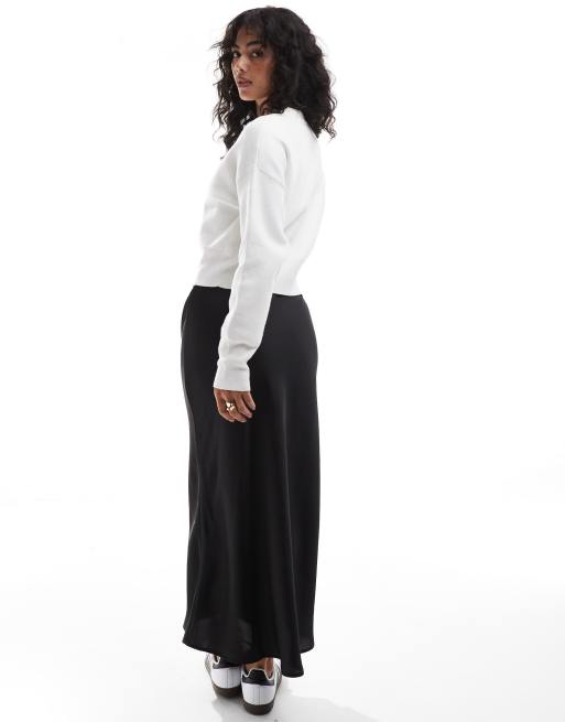 ASOS DESIGN – Czarna, satynowa spódnica midi cięta ze skosu, 4 z 5