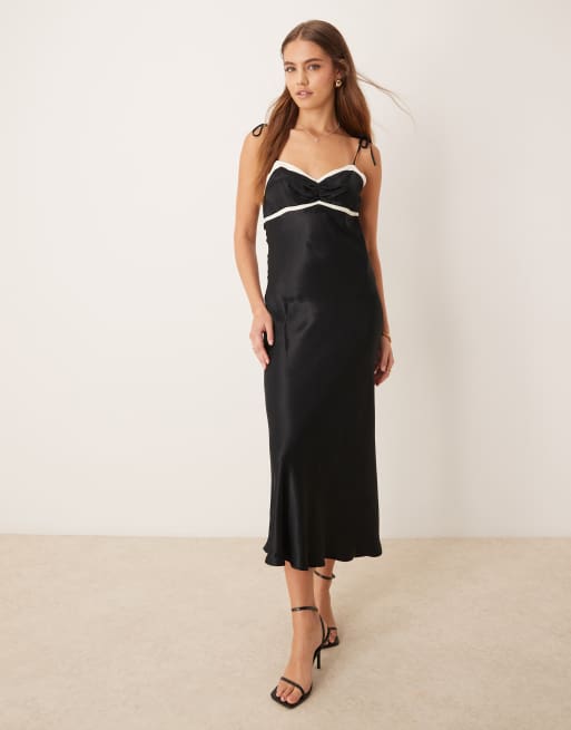 ASOS DESIGN – Czarna satynowa sukienka maxi z kontrastowymi miseczkami