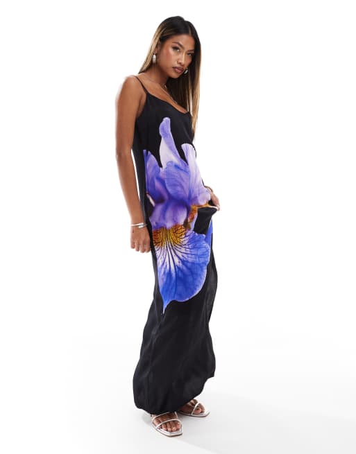 ASOS DESIGN – Czarna satynowa sukienka w kwiatowy wzór