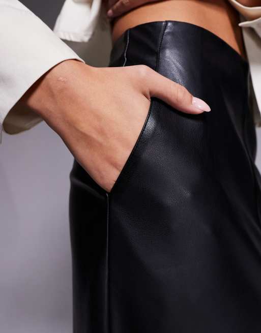 ASOS DESIGN – Czarna spódnica maxi z imitacji skóry z przeszyciami, 3 z 5