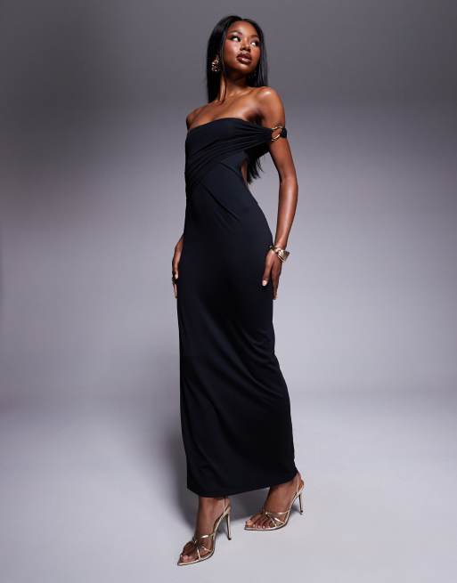 ASOS DESIGN – Czarna sukienka maxi z dekoltem bandeau, wycięciem i metalową złotą ozdobą