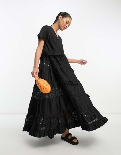 ASOS DESIGN – Czarna sukienka maxi z haftowanymi wstawkami, 4 z 4