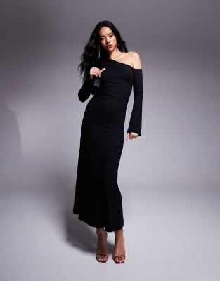 ASOS DESIGN – Czarna sukienka midi z asymetrycznym zabudowanym dekoltem i z rozszerzanymi rękawami - view 1