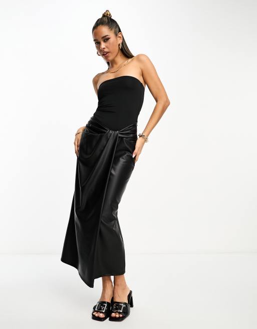 ASOS DESIGN – Czarna sukienka midi z dekoltem bandeau, spódnicą z poliuretanu i skręconą wstawką
