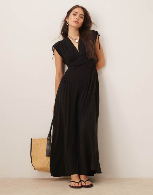 ASOS DESIGN – Czarna sukienka midi z imitacji lnu z obniżoną talią i marszczeniem na ramionach