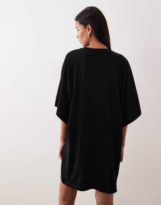 ASOS DESIGN – Czarna sukienka mini z rękawami nietoperzowymi, 4 z 4