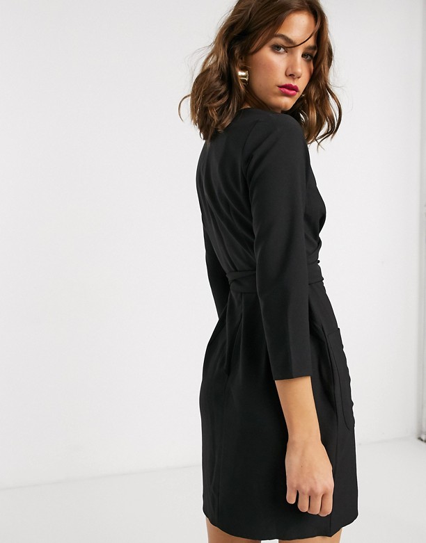 ASOS DESIGN – Czarna sukienka mini zapinana na guziki z pasem owijanym wokÓł talii Czarny 2021 Najnowszy 