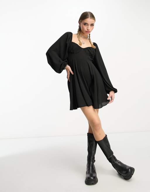 ASOS DESIGN – Czarna sukienka skater mini typu babydoll z odkrytymi plecami i godetami