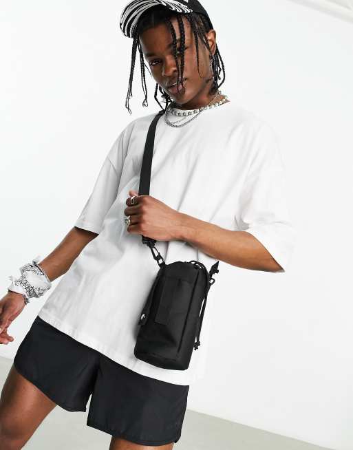 ASOS DESIGN – Czarna torba crossbody z saszetką na butelkę z wodą 