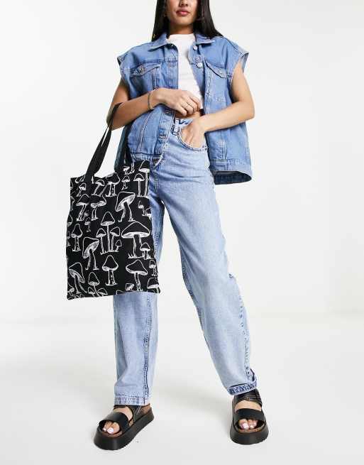 ASOS DESIGN – Czarna torba typu tote we wzór w grzyby na całej powierzchni