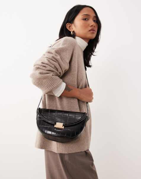 ASOS DESIGN – Czarna torebka ze wzorem skóry krokodyla na regulowanym pasku crossbody z metalowym klipsem - view 1