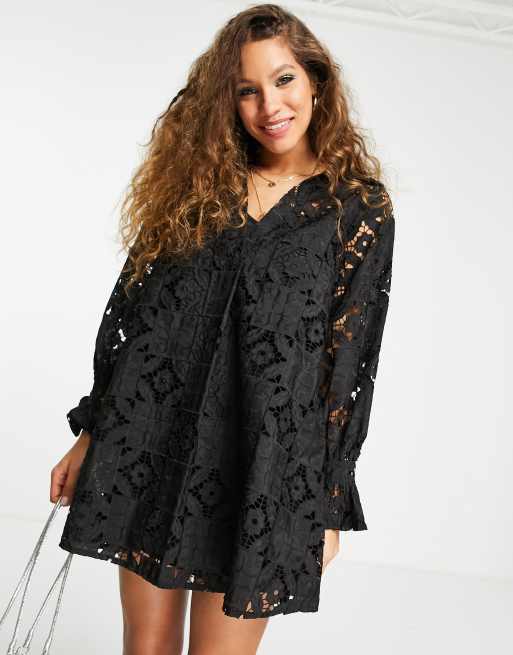 ASOS DESIGN – Czarna trapezowa koronkowa sukienka koszulowa mini 