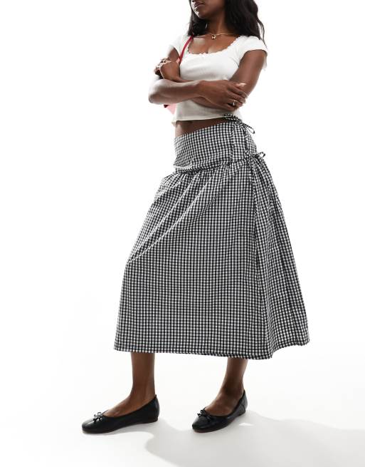 ASOS DESIGN – Czarna wiązana po bokach spódnica maxi z obniżoną talią w kratkę vichy