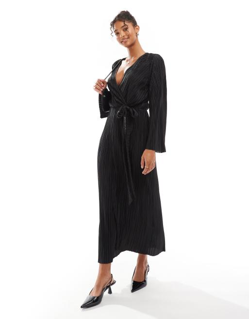 ASOS DESIGN – Czarna wiązana z przodu kopertowa plisowana sukienka midi z szerokimi rękawami