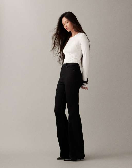 ASOS DESIGN – Czarne bardzo elastyczne jeansy z rozszerzanymi nogawkami, 2 z 7