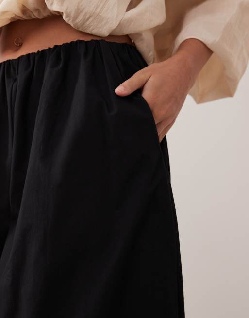 ASOS DESIGN – Czarne bawełniane spodnie z balonowymi nogawkami, 4 z 5