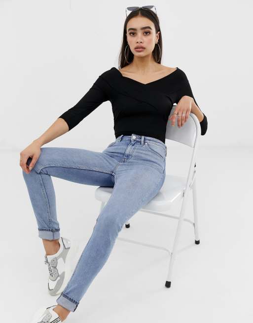 ASOS DESIGN – Czarne body z kopertowym przodem i odsłoniętymi ramionami, 4 z 4