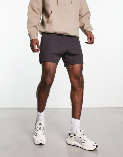 ASOS DESIGN – Czarne dopasowane szorty o waflowej fakturze z efektem sprania
