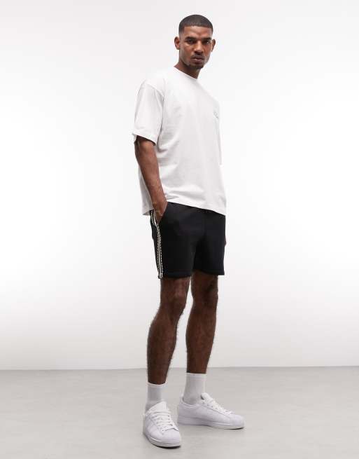ASOS DESIGN – Czarne dżersejowe szorty oversize z lampasami, 2 z 5