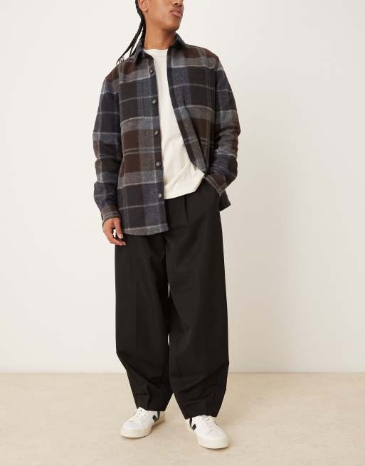 ASOS DESIGN – Czarne eleganckie spodnie barrel z zakładkami, 2 z 5
