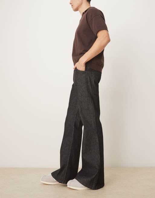 ASOS DESIGN – Czarne jeansy z rozszerzanymi nogawkami z efektem sprania, 3 z 5
