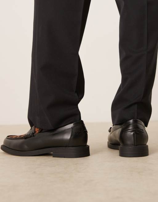 ASOS DESIGN – Czarne loafersy penny ze wstawką w cętki, 4 z 4
