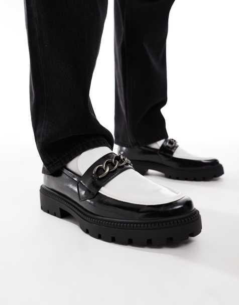 ASOS DESIGN – Czarne loafersy ze srebrnym łańcuszkiem - view 1